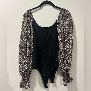 Boutique floral/black bodysuit